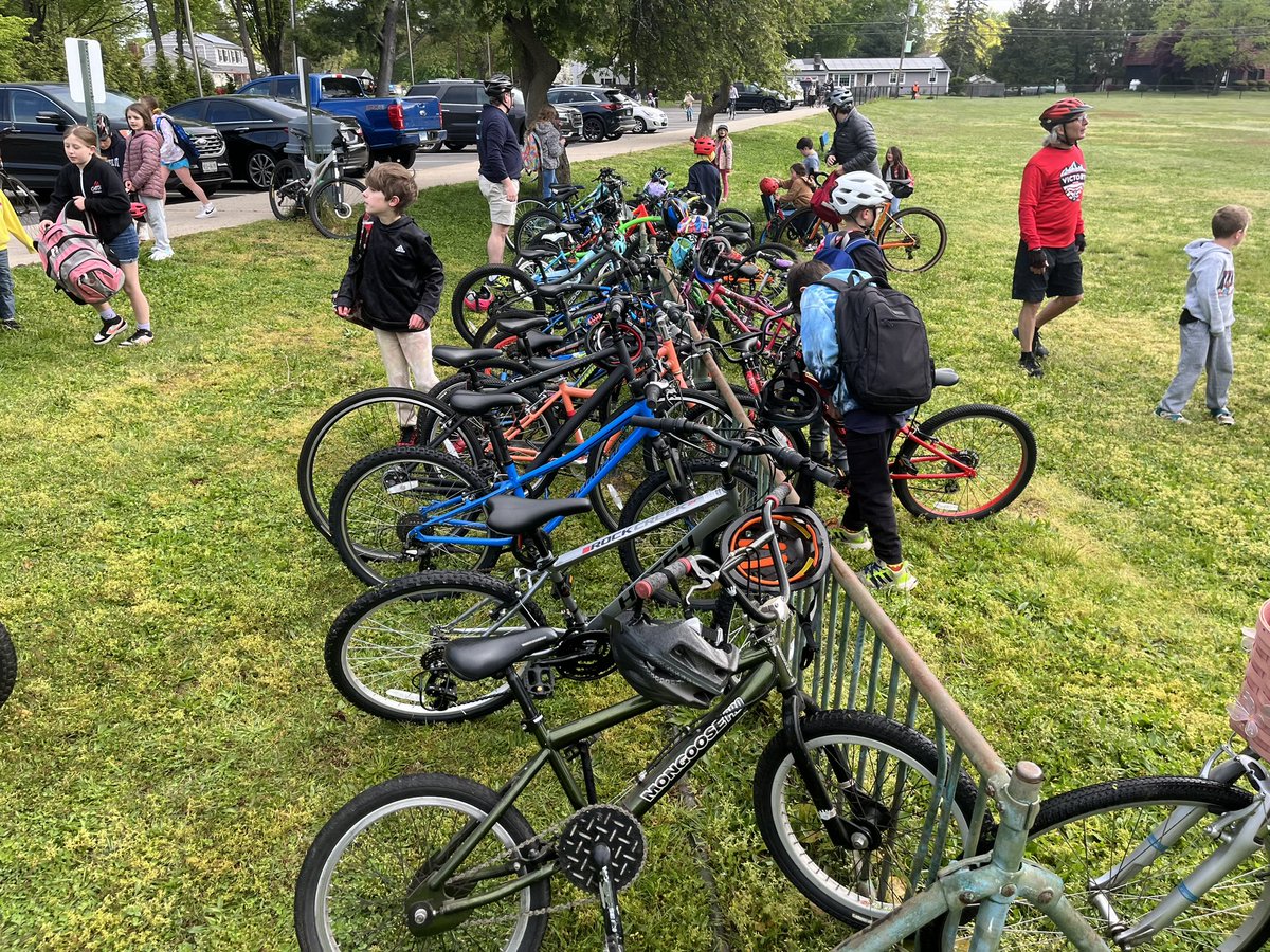 Bike Cheshire (@bikecheshire) on Twitter photo Doolittle Bike to School today. Gorgeous morning for the ride. #morekidsonbikes #bikebus <a href="/SafeRoutesNow/">Safe Routes Partnership</a> <a href="/CTDOTOfficial/">Connecticut Department of Transportation</a> Doolittle Bike to School today. Gorgeous morning for the ride. #morekidsonbikes #bikebus <a href="/SafeRoutesNow/">Safe Routes Partnership</a> <a href="/CTDOTOfficial/">Connecticut Department of Transportation</a>