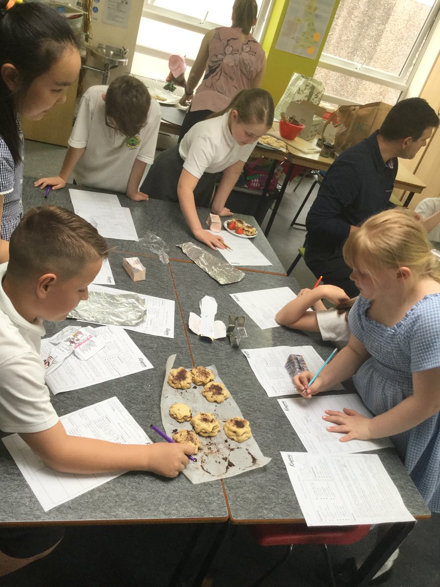 Today in Year 4 was The Great Rode Heath Bake Off and didn’t they do a magnificent job? The judges reported that the biscuits were absolutely delicious, with a great texture and fabulous packaging designs 👏🧁