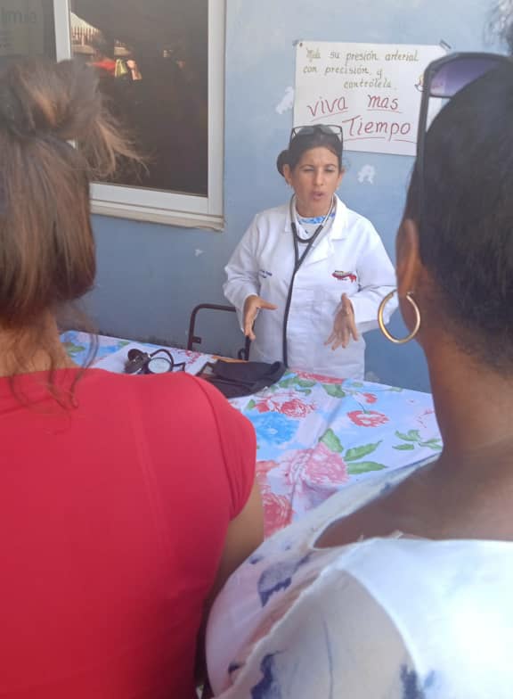 👩🏻‍⚕️💪🏻🩺Guerrera, trabajadora y valiente, así son las mujeres del sector #Salud en #PinardelRío. #CubaPorLaVida #MujeresEnRevolución 🇨🇺