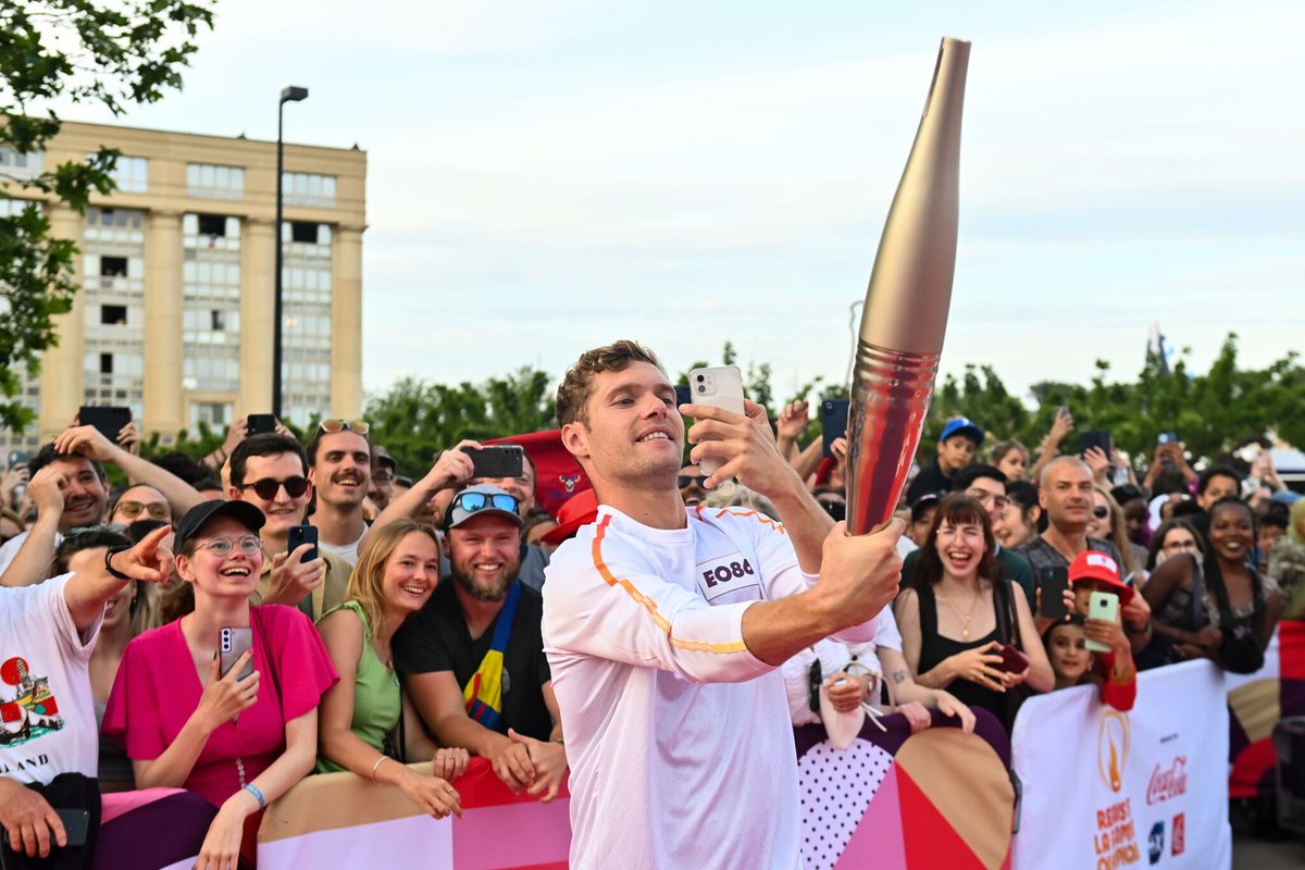 JO Paris 2024 : du roller sur le viaduc de Millau à Kevin Mayer, la flamme olympique était en Occitanie ➡️ l.leparisien.fr/cVeV