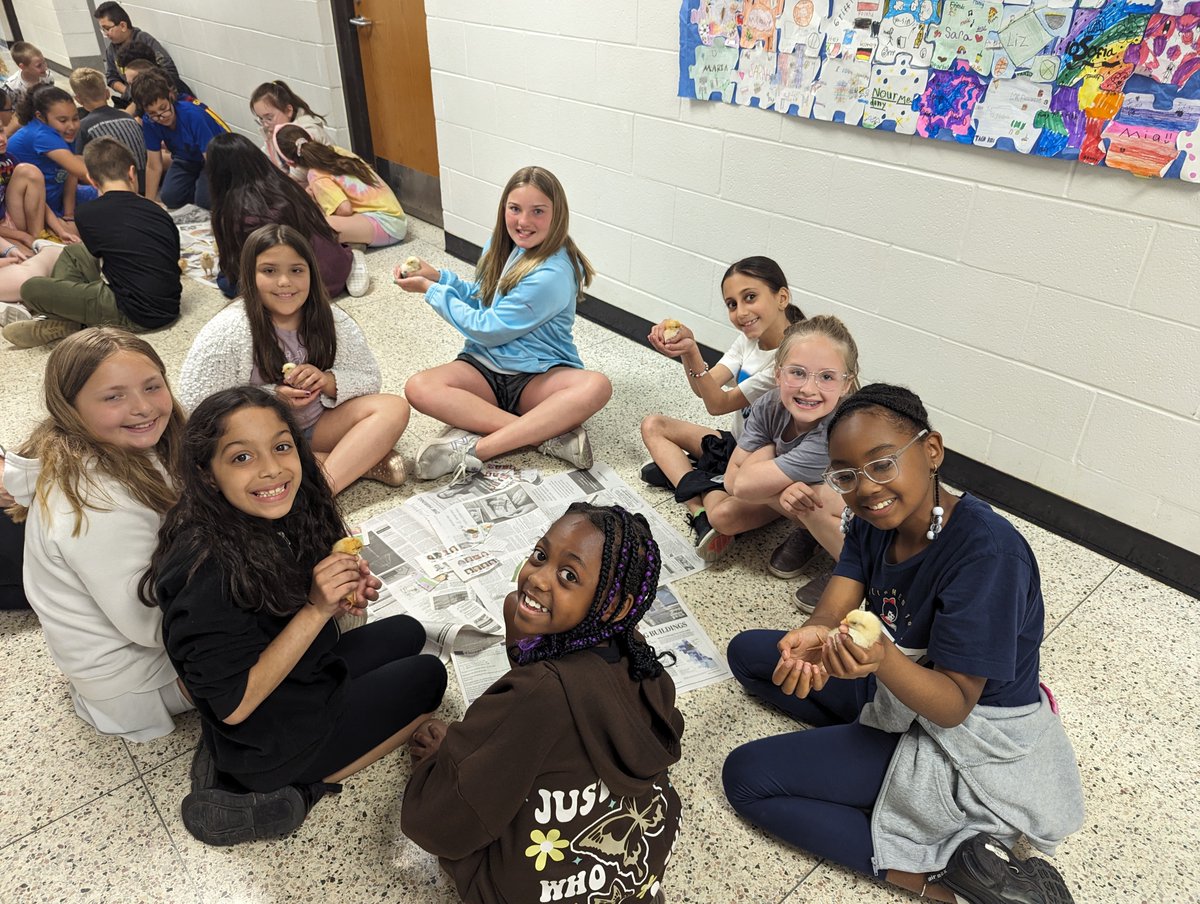 So many smiling faces as our students got to spend some more time with their chicks! #KellerProud #KirbyONE40 #EveryChildEveryDay