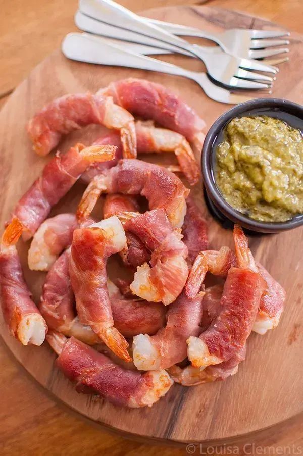 These prosciutto wrapped prawns are terrific!

Such a tasty recipe -> buff.ly/2oLO9rN
#RecipeoftheDay