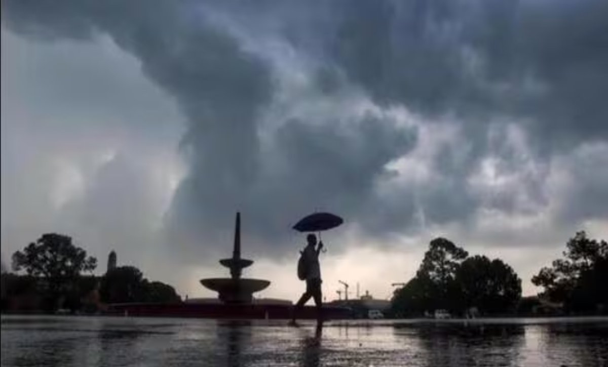 PublicSamvad's tweet photo. तय समय से आगे चल रहा #मानसून, अगले हफ्ते करेगा एंट्री;  5 दिन इन राज्यों में झमाझम बारिश 
#monsoon2024 #monsoon #WeatherUpdate #Rainfall #IMD 
https://t.co/mOhrp7JeFZ https://t.co/HwzzKJOD76