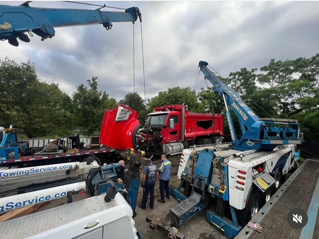 NicksTowingServ's tweet photo. Just another day in the life of a heavy duty towing operator! Don't trust your trucks to just anyone. #towingprofessionals 201-935-7290 https://t.co/UxLShvi8a4
#nickstowingservice #nts #towlife #towingandrecovery #rotatorservice #towlife https://t.co/C2EWYRZF3e