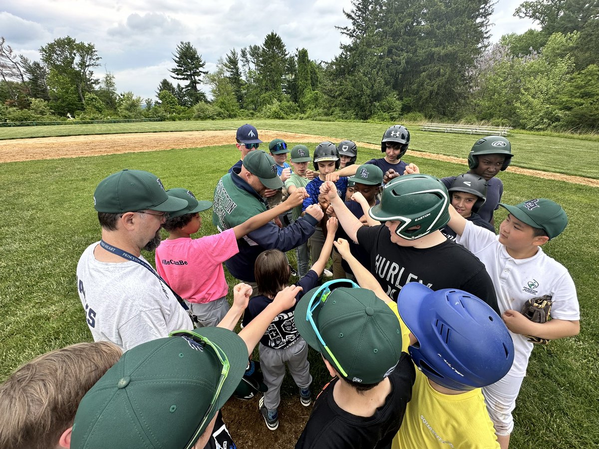 Third grader Killian S. ‘29 joined Coach Clewell and the @HAWKS_Athletics Baseball team today as the Varsity Player of the Day from the 2023 Silent Auction. Bid today on this and other items in the 2024 Silent Auction! princetonacademy.org/gala #PASHproud #pash25th