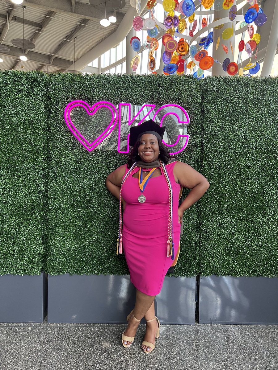 A graduate! Please support my Amazon wishlist for residency!  <a href="/PharmGradWish/">#PharmGradWishlist</a>