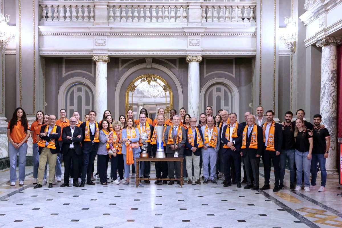 🏆 ¡Estamos de celebración! 🧡 Orgullosos de nuestras campeonas del @valenciabasket por este triplete histórico. Sois la nueva dinastía del baloncesto español. Gracias por llevar el nombre de nuestra ciudad a lo más alto. 🙌🏻 #LFEndesa #FamiliaTaronja