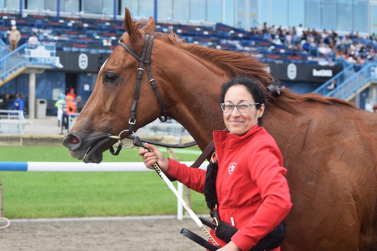 ~A quitter never wins and a winner never quits.~ 📸 @mrwillw 🏇🇨🇦❤️🤍 #TeamCamHaven #Winner #HorseRacing #OntarioRacing #Reload #Game #AllHeart #MondayMotivaton