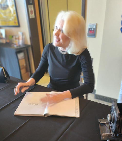 GlamAmor's tweet photo. Still others thanked me for my presentation when they came to buy my book after the film. I loved the opportunity to speak with so many people, including some like Margaret McGregor who have also come to my events in LA. 

2/3 #TCM https://t.co/8Un9dvhmYH