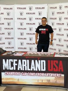You LOVE the movie McFarland!
You LOVE Thomas Valles' real-life role in the film. 

Come meet Thomas and get his autograph Saturday at the 8th Annual TTFCA Meet of Champions!

@TXMileSplit @trackbarn @AngryHalfMiler @TexasTrackDad @jrichardsNORTH @talex334 @gregwilliams_1