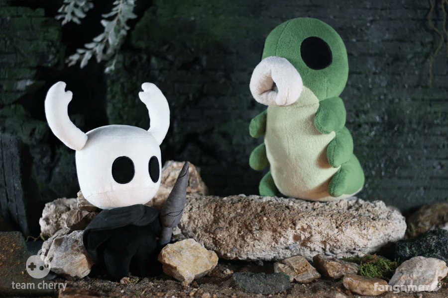 Two Hollow Knight plushes are back in stock! 

Pick up the Knight or our Talking Grub plush separately, or save $5 on each one after your first when you build your own Hollow Knight plush combo: fanga.me/r/knight-grub-…