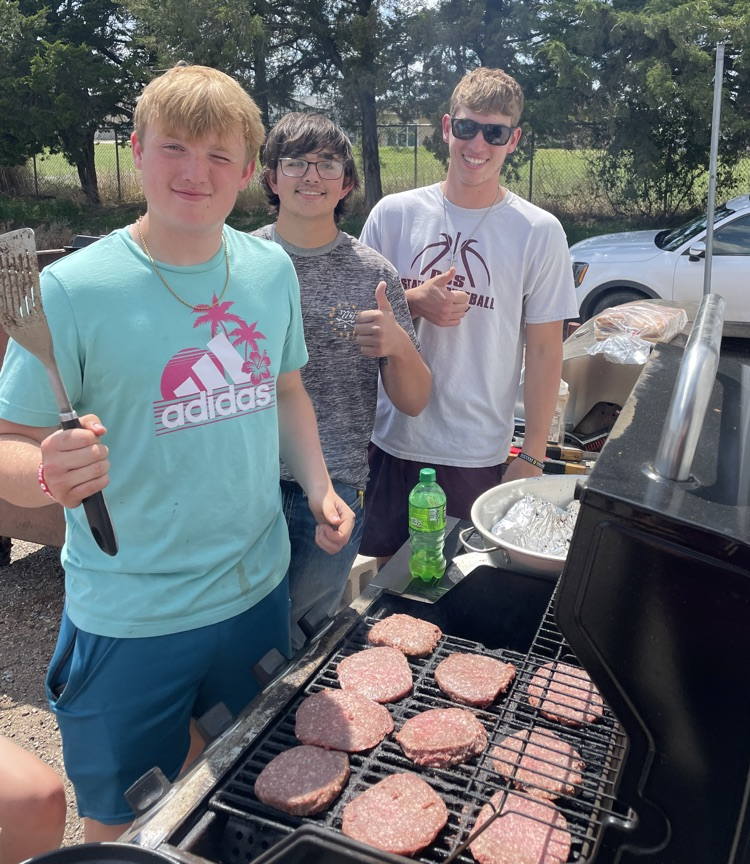 dcstigers's tweet photo. Judd, Trystin and Lane were the grill masters today at the Elementary track meet! Superb job gentleman. Thank to Derek Noffsinger for the grilling lesson as he passed the spatula to next years Seniors. https://t.co/Zkh6WlBp78