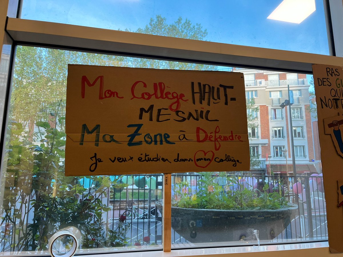 📣Soutien total aux enseignant.e.s, parents et @Fcpe92 
📣Aujourd’hui, nous étions au collège du Haut-Menil avec les représentants de parents d’élèves et enseignantes du collège Paul Bert, toujours très mobilisés ! 
@EELV92 
@Eco_Soc_CD92