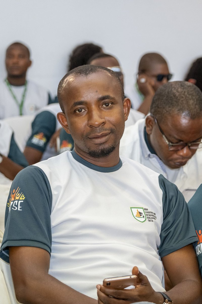 UnyimeHenreal's tweet image. It's absolutely amazing the number of people who want to get to the buffet line of life - Who envy people who are already up there but don't get up and get in line themselves.

They don't realize that life, like a buffet, is SELF SERVE.

#IbomLED
#umoenoisworking