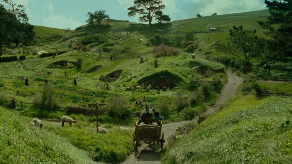 the shire sequences at the beginning of the fellowship of the ring are the most comforting scenes ever put to film