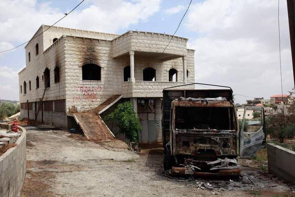 Israeli settlers terrorist attacked again the village of Doma in Nablus and burned houses and vehicles.
