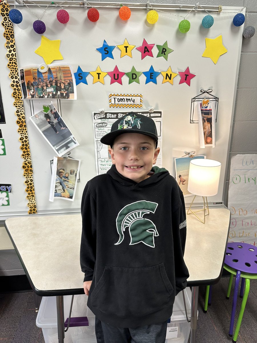 MrsKellyTwarog's tweet photo. So many peak moments last week from star student, to making memories with our besties, to sharing our informative writing books with our friends.  💕 #MovingMountains https://t.co/AUHYMeSjU8