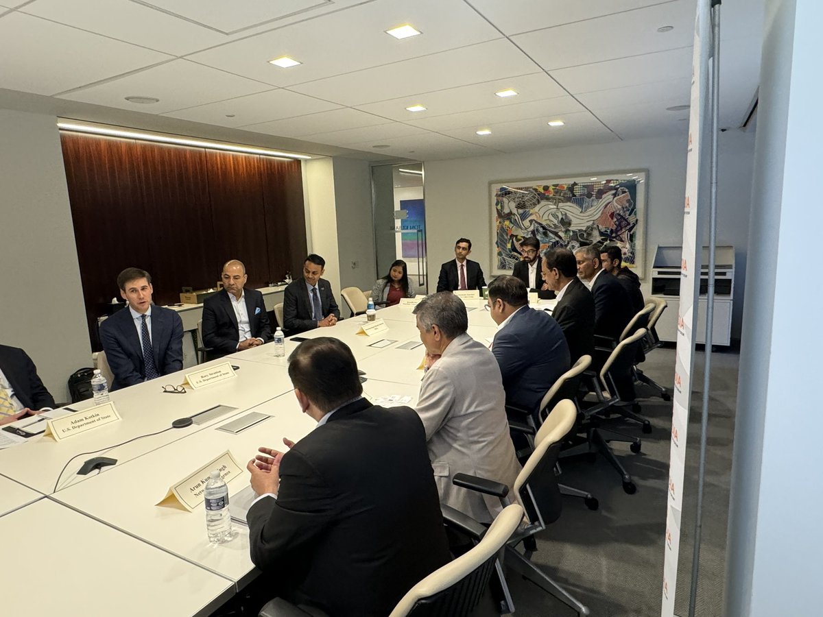 USISPF hosted a visiting delegation from the Data Security Council of India (@DSCI_Connect). Conversations on strengthening the 🇺🇸🇮🇳 partnerships in areas of cyber cooperation, between governments, private sector, startups and academia. Grateful to our members for the insights