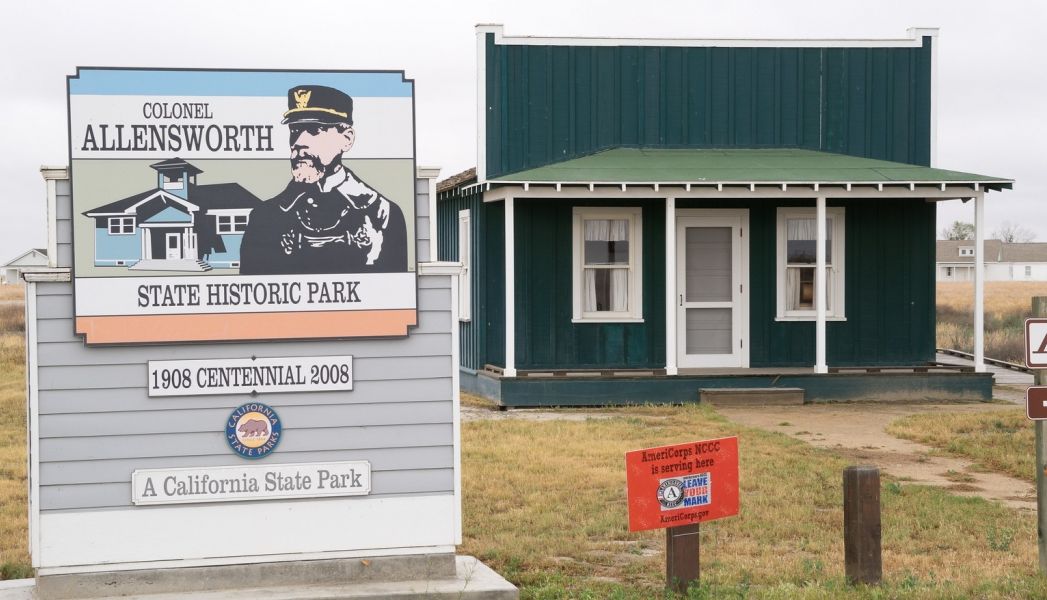 If you like history, the #Allensworth State Park is for you. Established more than 100 yrs ago, this one-of-a-kind settlement holds a special place in American history. #visalia #historiclandmark

👇 californiahighsierra.com/trips/3-lesser…