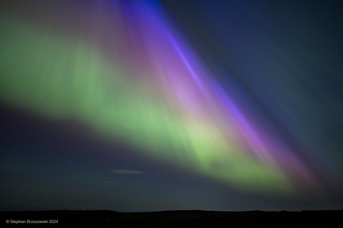 I’ve always wanted to see the #aurora over the radar station on Great Dun Fell. Last Friday I finally got to see it! Nearly 850M high up in the #NorthPennines, GDF is often shrouded in cloud and extreme weather- not this time! Thx for all your Heads Ups @TamithaSkov & @chunder10