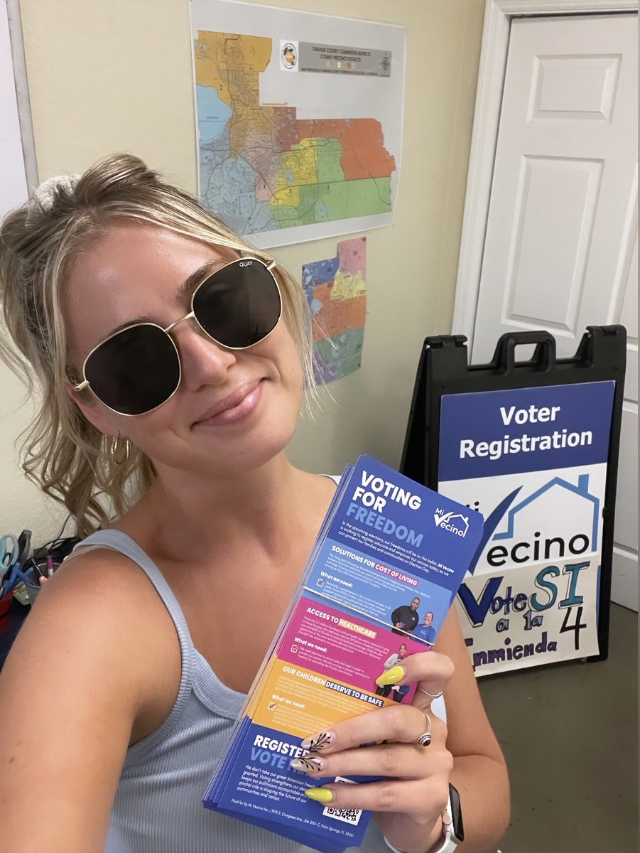 Stopped by the @MiVecinoFlorida office to pick up some more door canvassing palm cards & @yes4florida pledge cards!💟 Love seeing all our homemade Amendment 4 signs around our office!🗳️