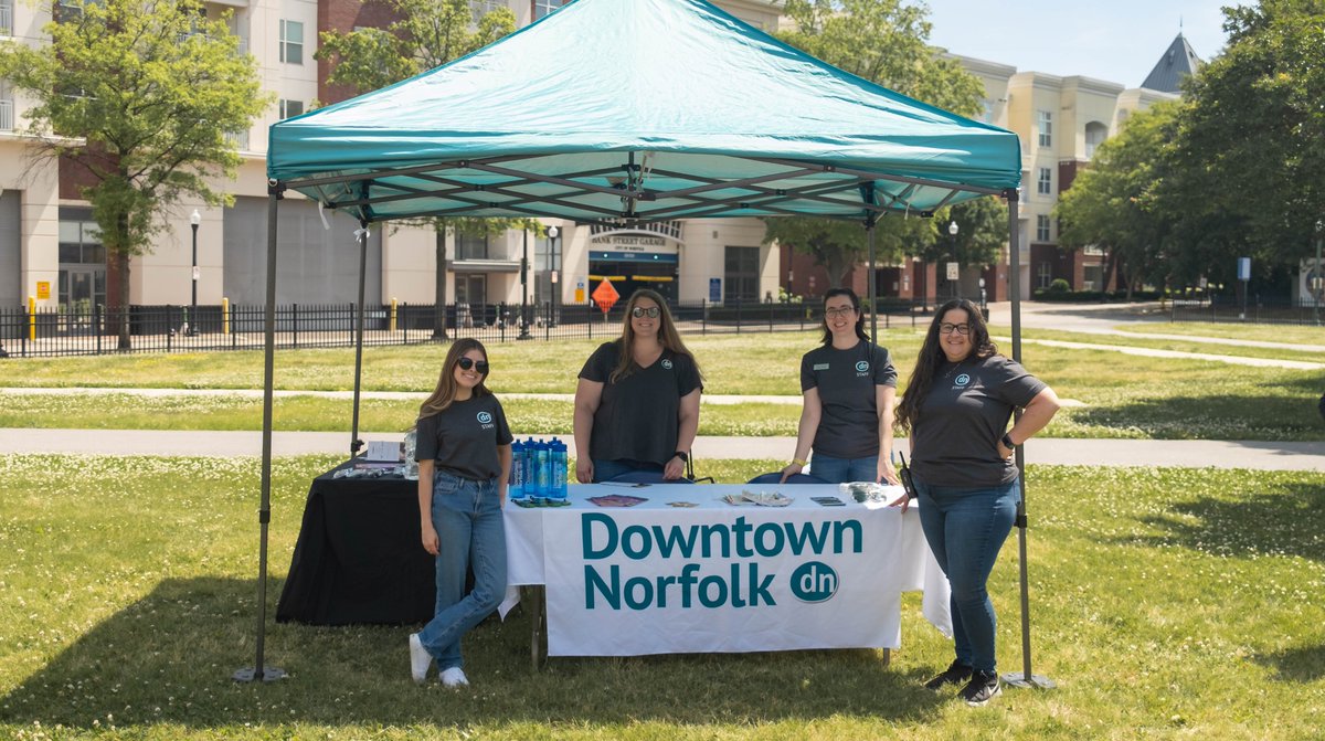 It's day one of Employee Appreciation Week in Downtown Norfolk and MacArthur Green transformed into a petting zoo for folks to destress with furry friends. Keep up to date with all the activities this week presented by @NorfolkDowntown, here: downtownnorfolk.org/explore/employ…