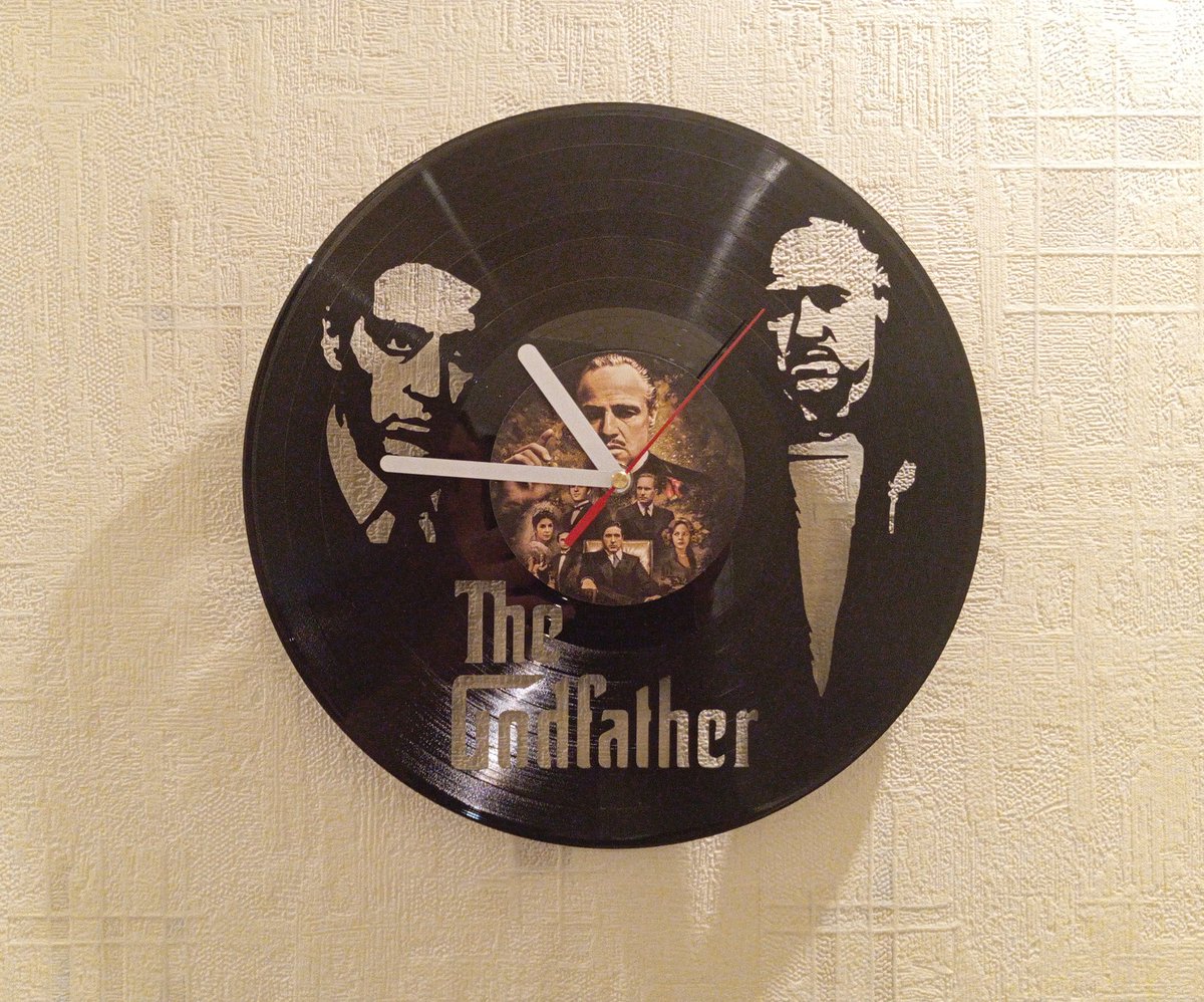 MarcinMalawko's tweet image. Jestem cholernie dumny z tego zegara. 

Mam nadzieję, że teraz będę mógł dołączyć do rodziny Corleone, mimo niewłoskiego pochodzenia, niczym Tom Hagen...

#TheGodfather #VitoCorleone #MichaelCorleone