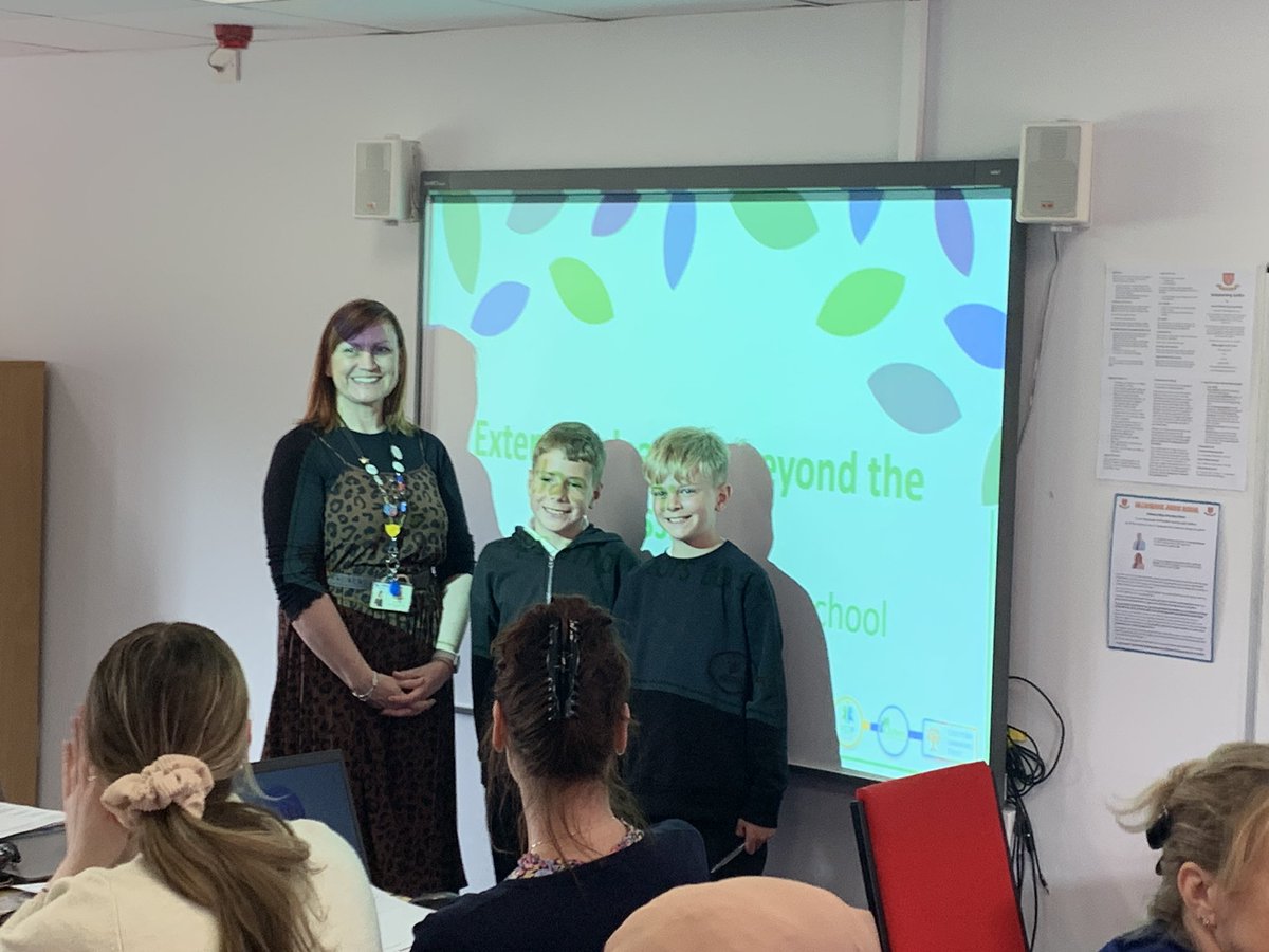 It was lovely to have @emmarool and Pupils from @ArdleyHill with @srfox1970 at a session for trainees today on educational trips and visitors - how, what and why?