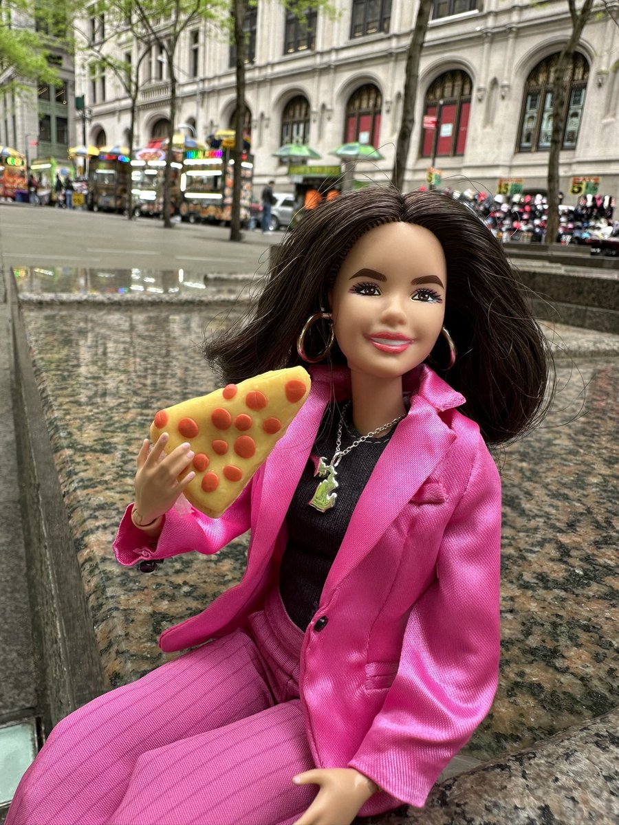 New York style is good, but...

Detroit style vs. everybody 🍕