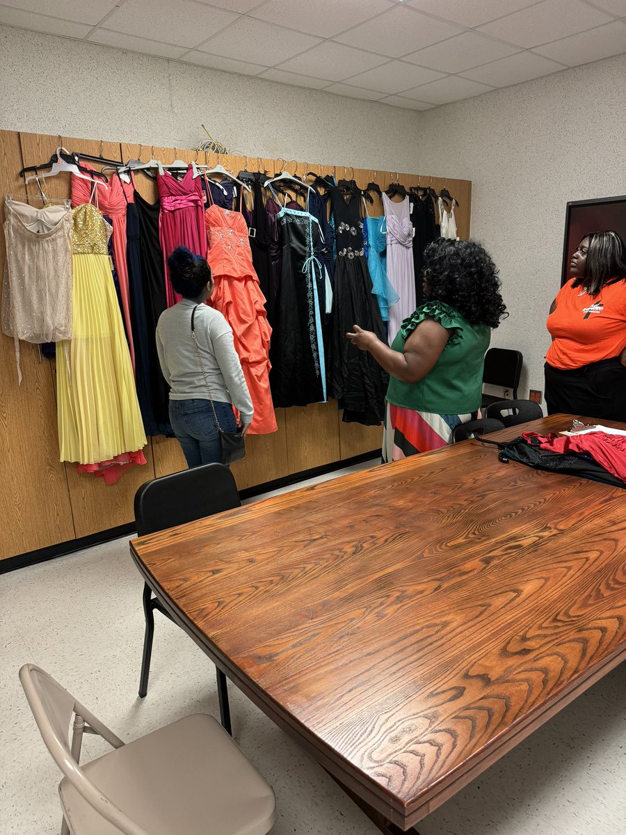 Thank you PromMiracle for collaborating with us to get our girls ready for the 8th Grade Ball! They’ve donated their time, dresses, and makeup to make this experience memorable for 8 of our scholars. #communitypartners