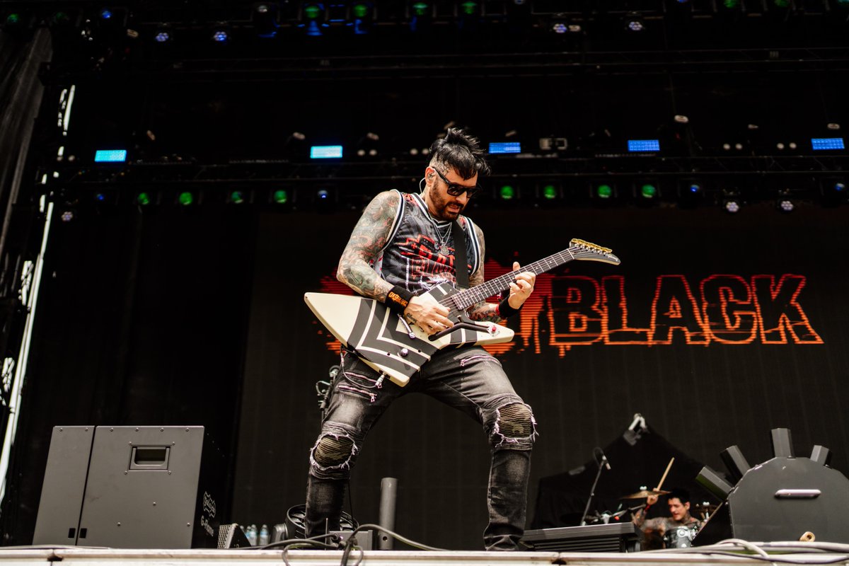 FlatBlackMusic's tweet photo. THANK YOU @RockvilleFest 🔥🏴 https://t.co/6eEbFiuKdh