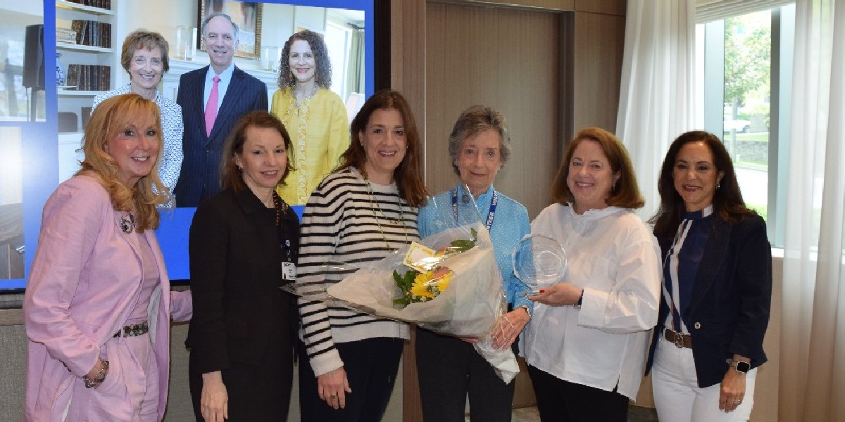 The Friends of White Plains Hospital were delighted to honor Brenda Oestreich with the Ripple Award. Over the course of her 40+ years of volunteer service, Brenda has had a tremendous positive impact on the Friends. Thank you, Brenda, and congratulations! 🎉