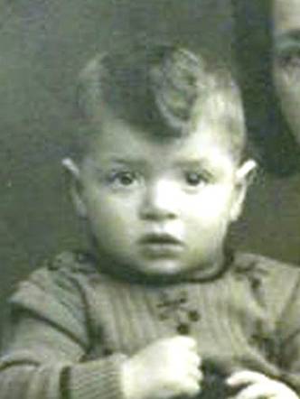 13 May 1940 | Dutch Jewish boy, Philip Noach, was born in Zutphen. He was deported to #Auschwitz from #Westerbork in February 1944. He was murdered in a gas chamber after arrival selection.