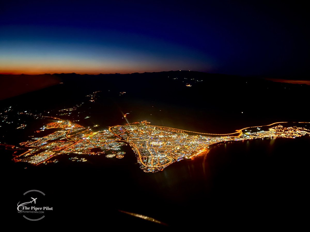 Buenas noches Maspalomas 🌙👋😊 #Maspalomas #grancanaria #canarias #aviation #flightdeckmonday #sky #night