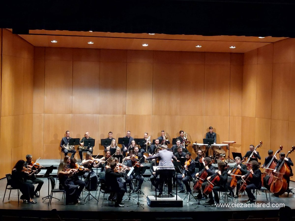 #Cieza Filarmónica presenta su orquesta al público en una noche histórica en el Capitol ciezaenlared.com/Principal/2024…