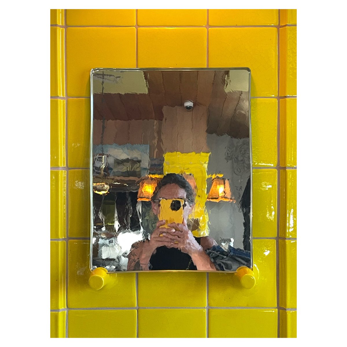 Autoportrait 

#autoportrait #yellow #yellowinterior #lacoorniche #pylasurmer #philippestarck #interiordecor #architecture #igersfrance #bassinarcachon #yellowmood #lecrakoi #bassinaddict #bassindarcachon #wipplay  #legoutdesfollowers #reflection #reflectionphotography #starck