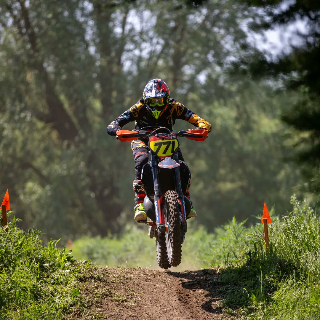 Another physically and mentally demanding 4 hour Enduro on Sunday! First time back on two wheels in 7 months. Tough track with very few places to rest. The heat didn't make it any easier 💪🔥

📸 Great photos thanks to CP.Photography