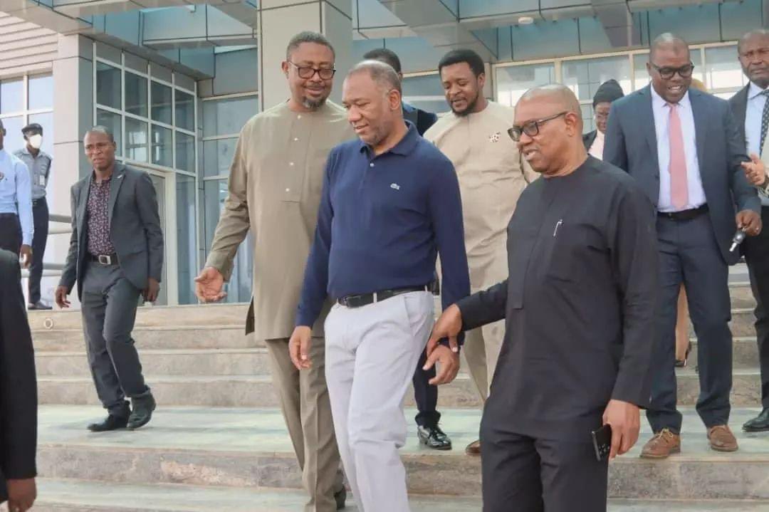 Before you go to bed… Drop your handles let’s follow you 🫱🏻‍🫲🏾