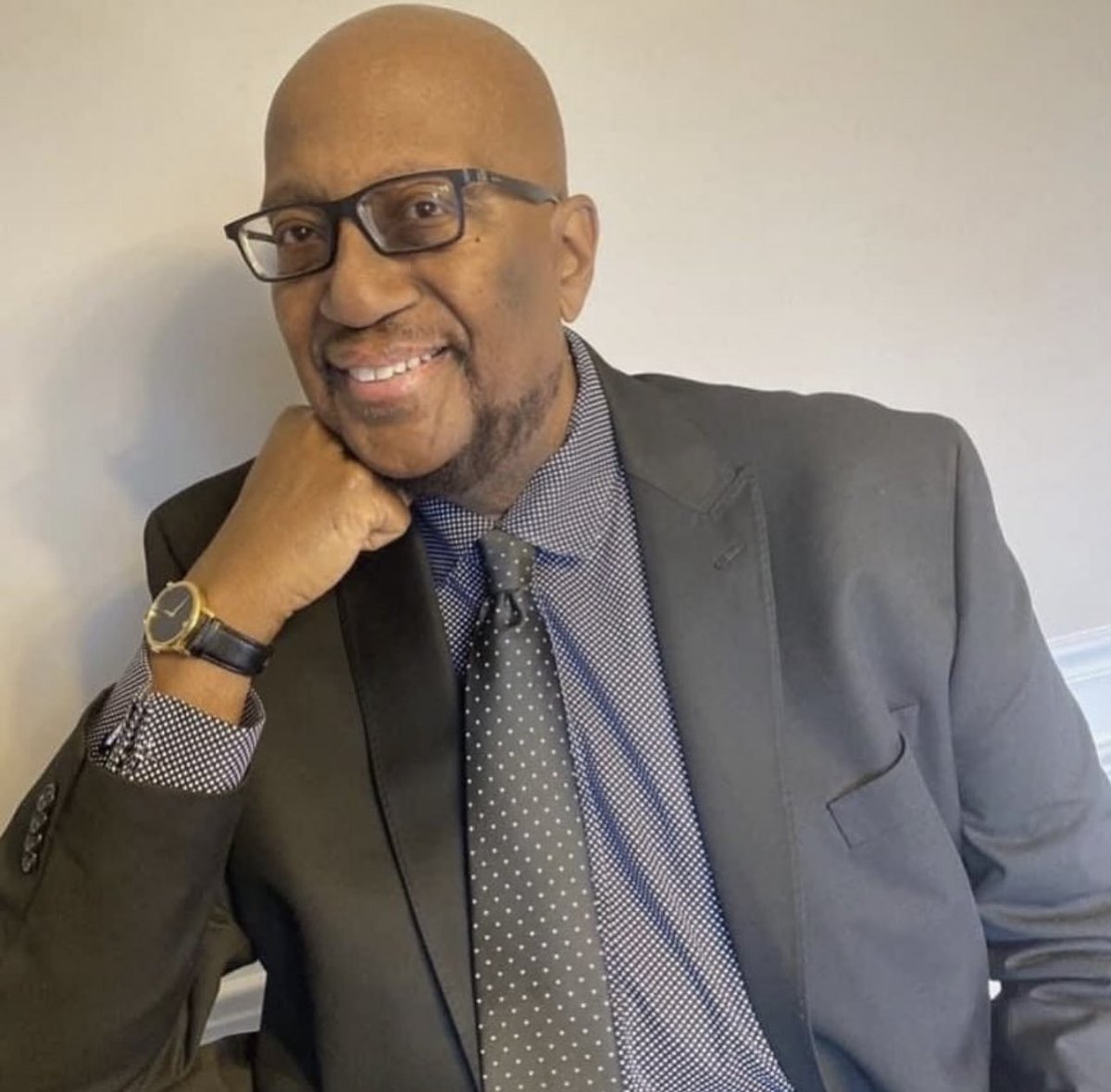 Sad news: Vernon A. Williams, former Immediate Past President of the Indianapolis Association of Black Journalists, passed away over the weekend at 74. A storyteller, mentor, and friend, he touched many lives. 

His legacy of excellence and inclusivity lives on.