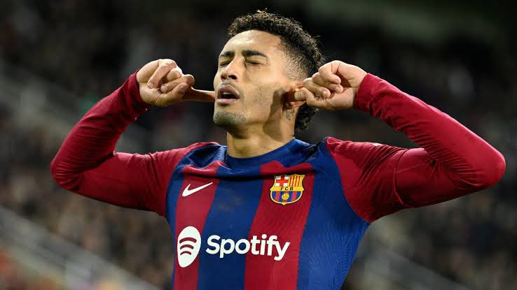 In his two seasons at the club, playing the equivalent of 51 full 90s, Raphinha’s on 44 goals + assists (20 Gs + 24 As) for FC Barcelona. This season, only KDB has a better minutes per assist ratio in Europe, and that’s not even the half of it. Give him his flowers!!!!