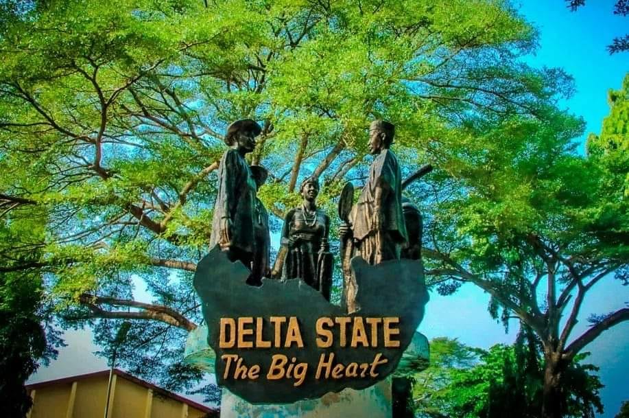 Delta is the State with most towns and cities in Nigeria
Some of them are; Warri, Asaba, Effurun, Ughelli, Sapele, Kwale, Abraka, Burutu, Koko, Oghara, Ozoro, Ogwashi Ukwu, Agbor, Osubi, Bomadi.

Which of them have you been to or reside.