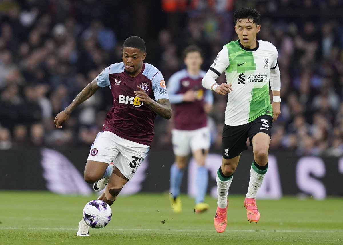 🇯🇵 Wataru Endo made the most recoveries in midfield (8) in the game against Aston Villa tonight. He also won the most duels (6) out of #LFC’s midfielders. 4 clearances and a 91% pass completion rate. #LFC lost their shape when he came off the pitch.