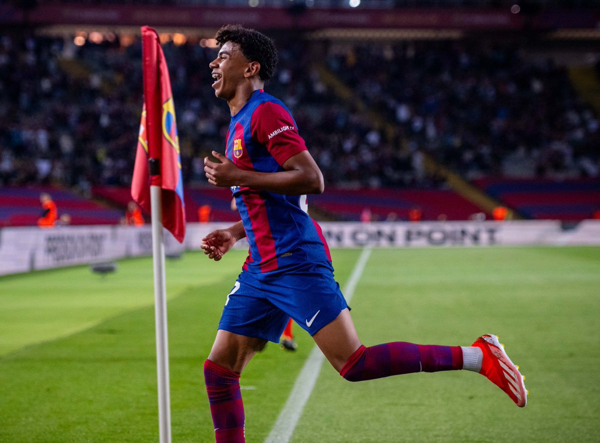 ⭐️ Lamine Yamal tonight: • 1 goal • Named as Official MOTM • Completed the most dribbles • Won the most duels • 31/37 accurate passes • 11/19 ground duels won All this at 16 years. He replaced Dembele and is 10x better already, this is why always trust La Masia