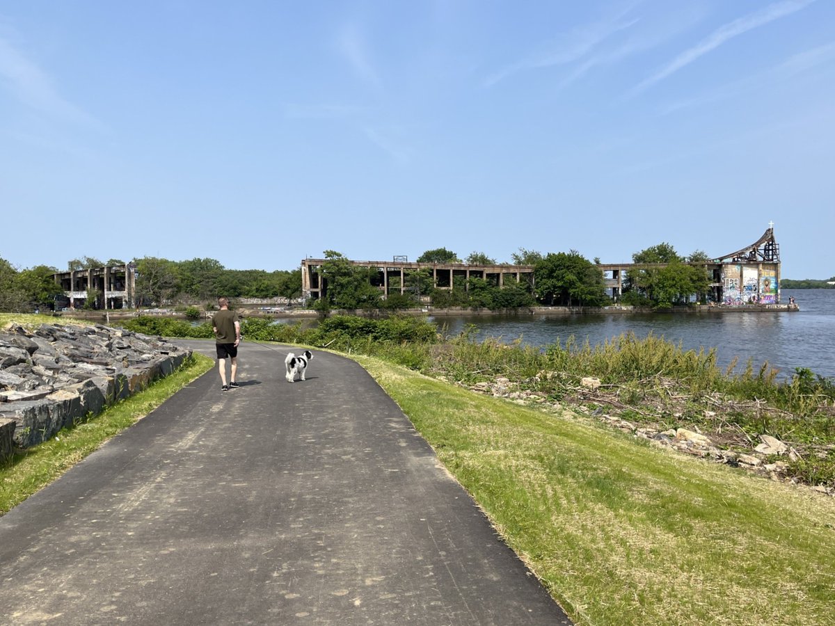 Big News! The planning study for the Delaware River Trail Extension is complete. We’re excited to share our plans to bridge the gaps in the trail network between Penn Treaty Park and Lehigh Avenue. bit.ly/3UWbAir #MyPhillyWaterfront #DelawareRiverTrail