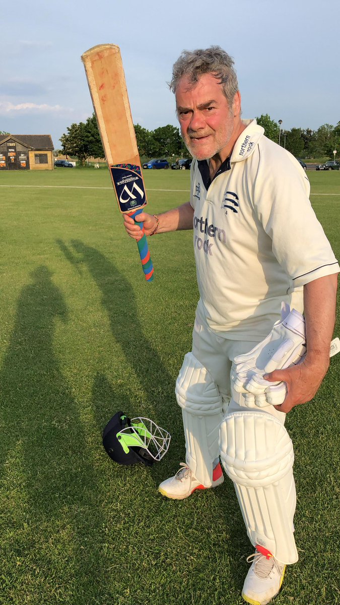 Star of TV and radio the excellent Gordon Kennedy saving the day versus Ashford CC. He opened the bowling earlier with venom. I think you can tell!