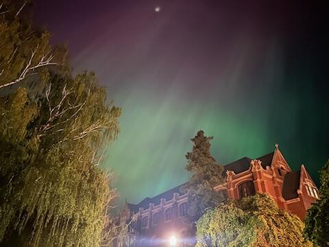 'Was walking to the library and saw this once in a lifetime light show!' - said Charlie as they shared these photos the night before graduating with a master's degree on Saturday. #NorthernLights