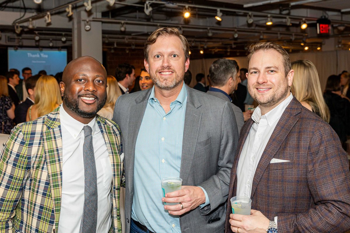 AustinStreetCtr's tweet image. Thank you to everyone who participated in our annual #NoPlaceLikeHome event. 🩵 With the support from our sponsors, donors, attendees, and wonderful emcee @LauraHarrisNBC5, we raised over $250K! We appreciate your support in our mission to #HelpThemHome! 🙌