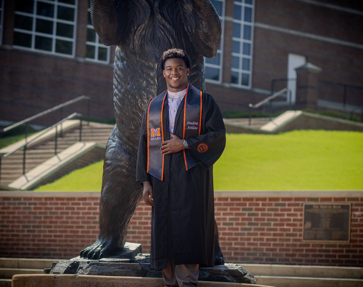 Officially a college graduate! 
BA degree in journalism✅
Masters up next…