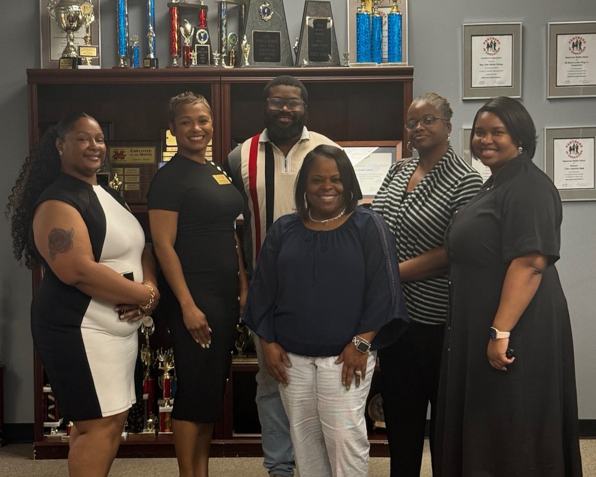 DESE staff members Alesia Alexander, Isrechea Bolden, LaQuisha Blevens, Maria Lockhart, Stephanie Hall, Maria Lockhart stopped by Central High School, Mabelvale Elementary, and Mabelvale Middle to celebrate with educators for #TeacherAppreciationWeek!