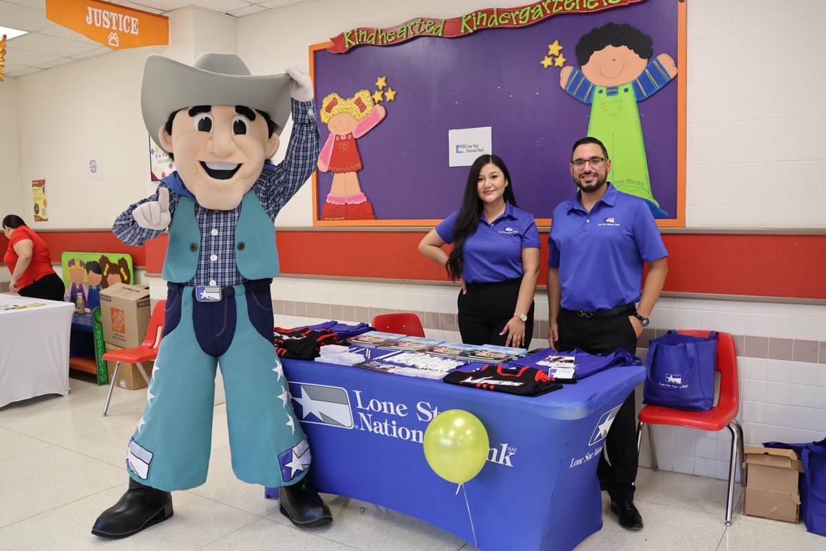 Thank you to everyone who made Career Day at Emma Vera Elementary School such a success! The students had a wonderful time visiting with all the professionals that gave up their time for this important career learning activity. (Photos courtesy Judy Lopez-Muniz.)